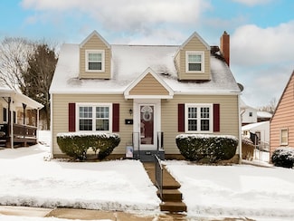 530 Oakwood St, Springdale, PA 15144