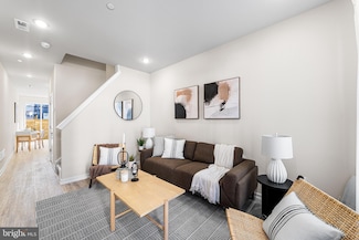 2112 N Franklin St, Philadelphia, PA 19122