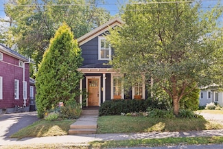 319 Maple St W, Stillwater, MN 55082