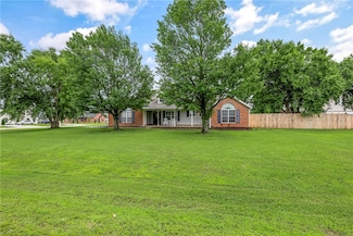 372 Niagara St, Springdale, AR 72762