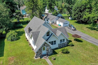 9 Chestnut St, Greenwood Lake, NY 10925