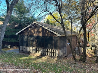 65 Fall Ln, Union Dale, PA 18470