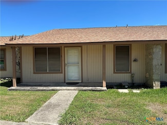 1051 Country Club Dr Unit 27, Seguin, TX 78155