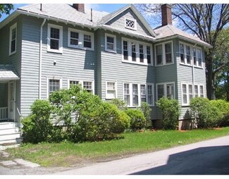 671 Hammond St, Chestnut Hill, MA 02467