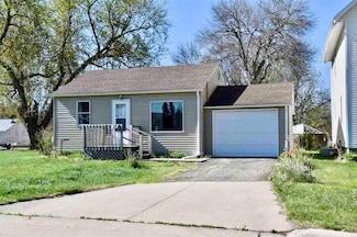 17 E Ave W, Lake Park, IA 51347