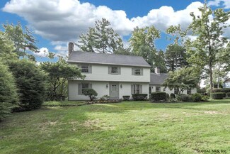 2 Olde Coach Rd, Glenmont, NY 12077