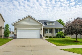 45 Broderick Dr, Waukee, IA 50263