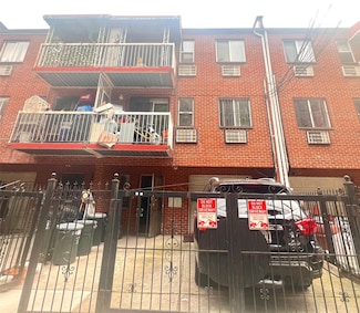 40-70 Case St, Elmhurst, NY 11373