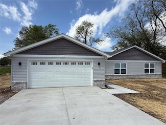 1700 Joless St, Belleville, IL 62221