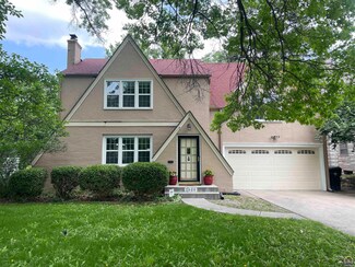2806 SW Huntoon St, Topeka, KS 66604