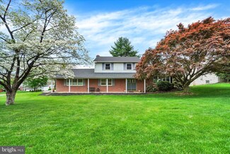 255 Rhonda Dr, York, PA 17408