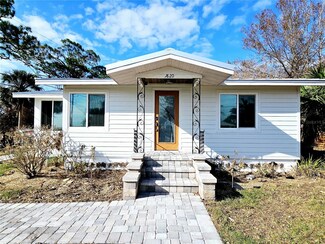 1820 New Point Comfort Rd, Englewood, FL 34223