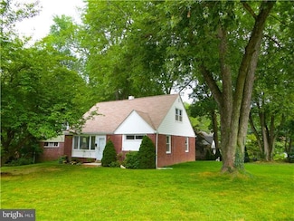 623 Cresson Ln, Morton, PA 19070