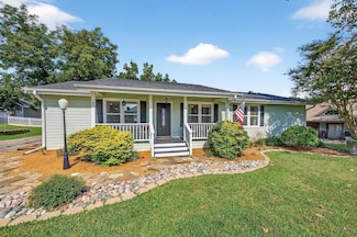 103 Bowie Dr, Gainesville, TX 76240