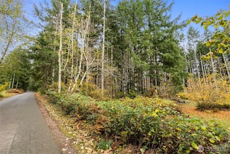 3 Larson Ln NW, Seabeck, WA 98380