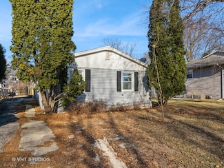 1330 Cary Rd, Algonquin, IL 60102