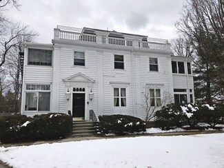 594 Washington St Unit 1, Wellesley, MA 02482