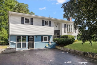 30 Birchwood Ln, West Warwick, RI 02893