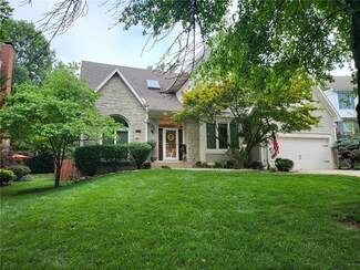 8033 Darnell Ln, Lenexa, KS 66215