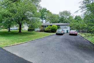 944 Ellis Pkwy, Edison, NJ 08820