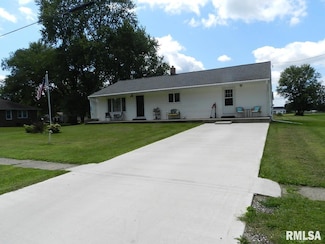 325 S Elm St, Hull, IL 62343