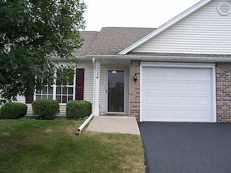 224 Rayfield Cir, Webster, NY 14580