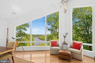 511 Center Hill Rd, Upper Black Eddy, PA 18972