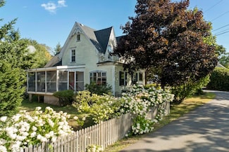 24 Barlow Hill Rd, East Boothbay, ME 04544