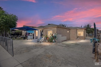 339 Glenwood St, Delano, CA 93215