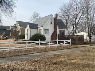 609 Simmons Ave SE, Huron, SD 57350