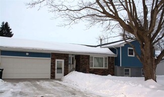 1265 8th St, Jesup, IA 50648