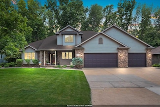 2510 Hillside Heights Dr, Green Bay, WI 54311