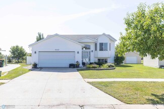 1243 Diversion Dr, West Fargo, ND 58078