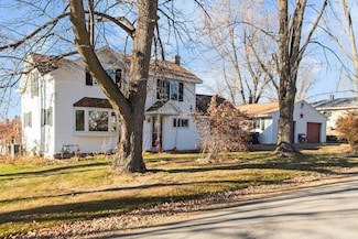 211 N Briggs St, Hortonville, WI 54944