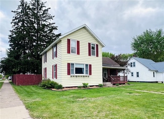 403 Dwight St, Chippewa Falls, WI 54729