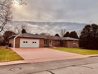 704 W 2nd St, Fowler, IN 47944