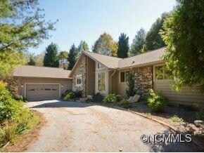 300 Ethan Pond Way, Hendersonville, NC 28791