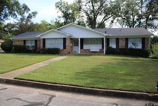 3006 de Charles St, Tyler, TX 75701
