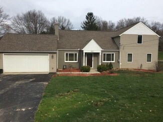 4021 Circle Dr, Bakerstown, PA 15007