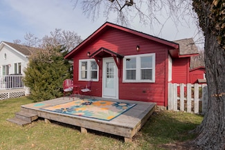4830 Deep Point Dr, Portage, MI 49002