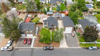 233 NW Cedar Ave, Redmond, OR 97756
