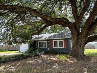 369 Hilltop Cir, New Iberia, LA 70563