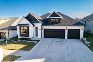 3738 E Woodhue St, Springfield, MO 65802