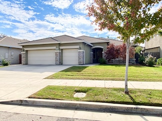 2943 W Harold Ct, Visalia, CA 93291