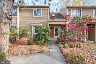 6 Dorset Dr, Marlton, NJ 08053
