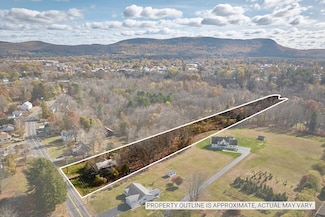 38 West St, Easthampton, MA 01027