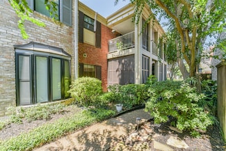 720 Augusta Dr Unit 720, Houston, TX 77057
