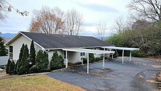 140 A&B Randolph St, Franklin, NC 28734