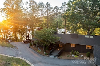 181 Lakeshore Dr, Asheville, NC 28804
