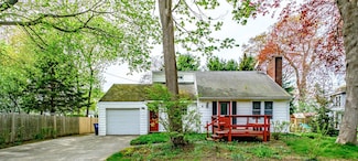 9 Charlotte St, South Portland, ME 04106